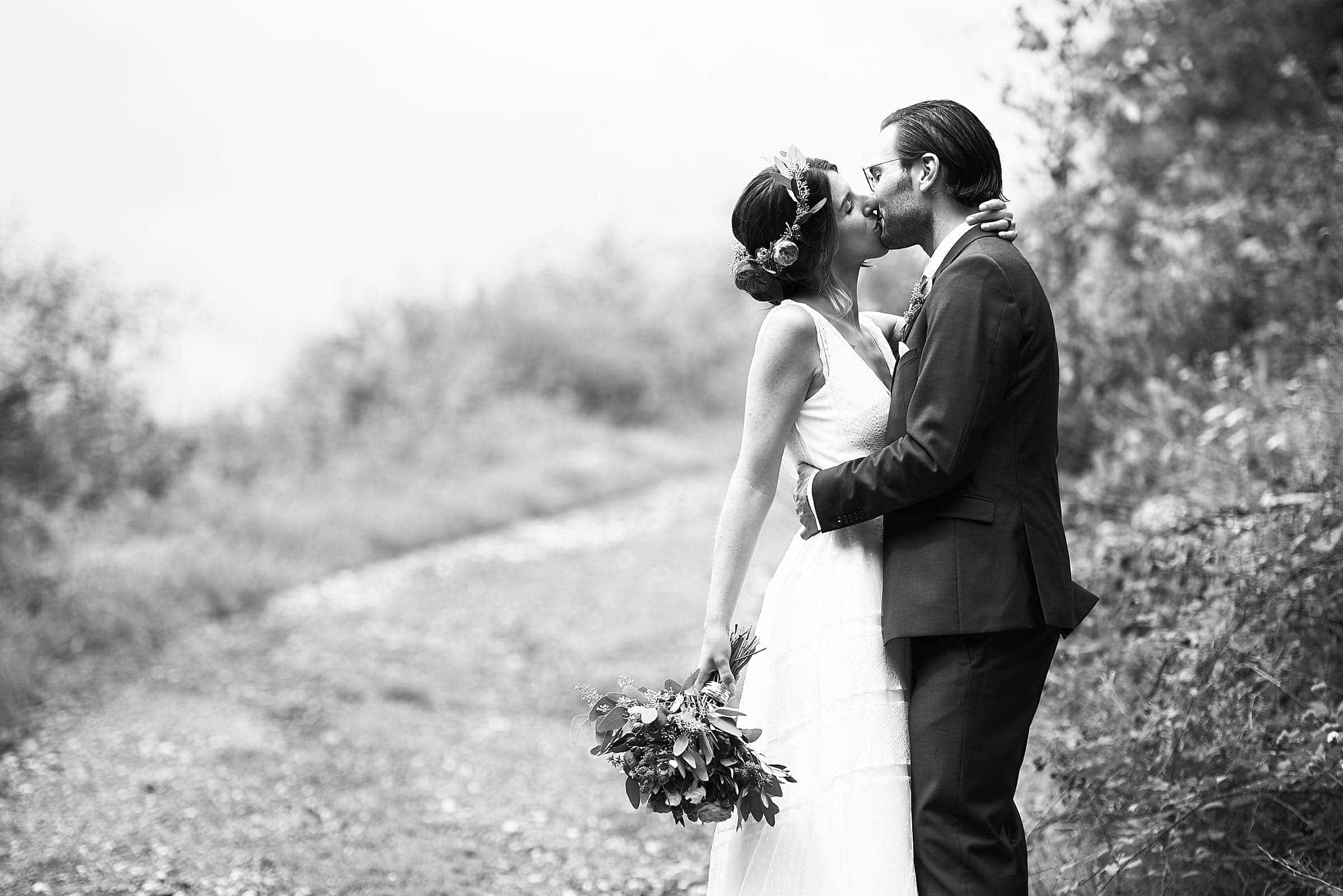 Fotoshooting mit Brautpaar im Weinberg